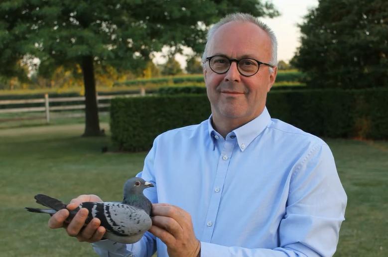 �������ͣ��ð�������ʱһ���ھ�